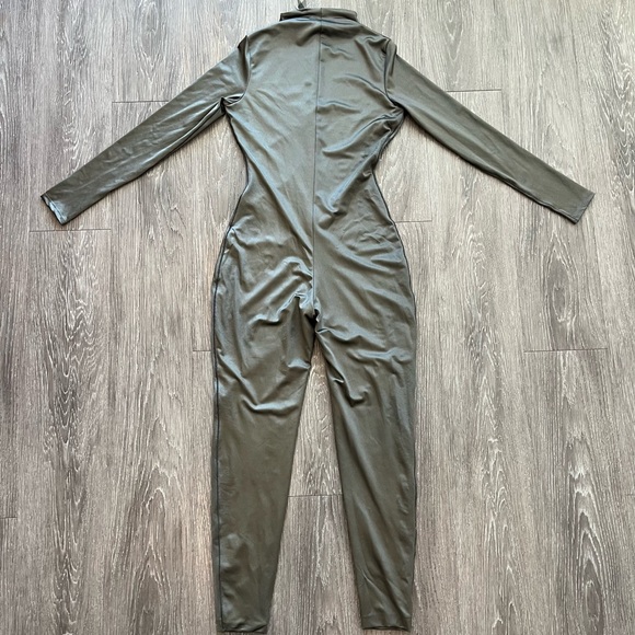 SKIMS ALL-IN-ONE SHINE MOCK NECK LONG SLEEVE ONESIE | GUNMETAL - Picture 4 of 5